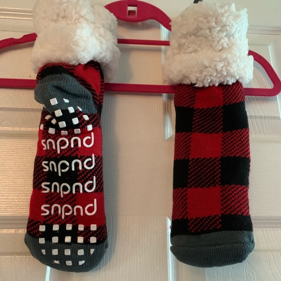 Bundle 2 for $20 Pudus Slipper Socks - Picture 1 of 1